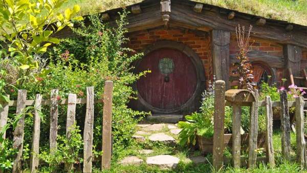 Read 7 Vacation Destinations for Book Lovers