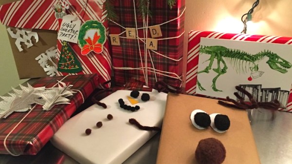 Read 7 Easy Ways to Creatively Wrap Books