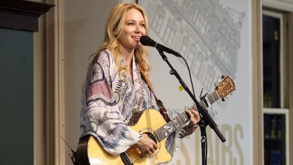 Read 11 Things We Learned About Jewel at her #BNAuthorEvent