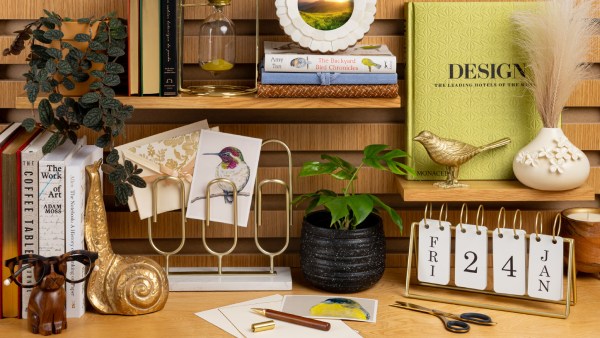 Read Style Your Shelf: Beautiful Books, Beautiful Gifts